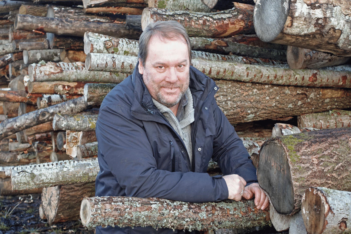 Roar Ree Kirkevold har drevet egen skog i 35 år og tar med seg mye praktisk erfaring til Skog-redaksjonen.