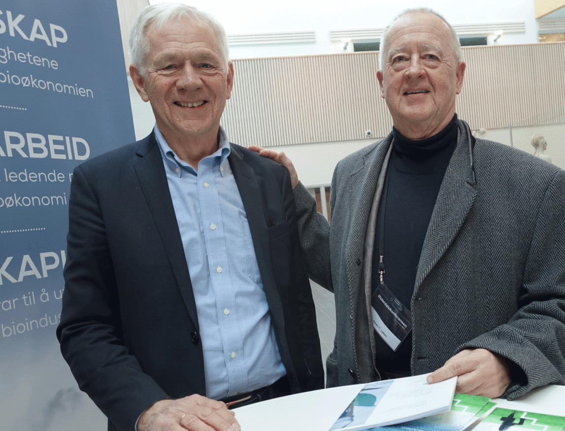 De to tidligere blågrønne statsrådene Victor D. Norman (t.v.) og Johan C. Løken preget årets Østerdalskonferanse. Løken var i sin tid en av initiativtakerne til konferansen. 