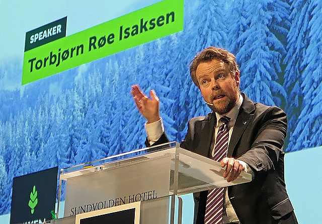 Næringsminister Torbjørn Røe Isaksen var offensiv på skognæringens vegne under Tømmer & Marked.