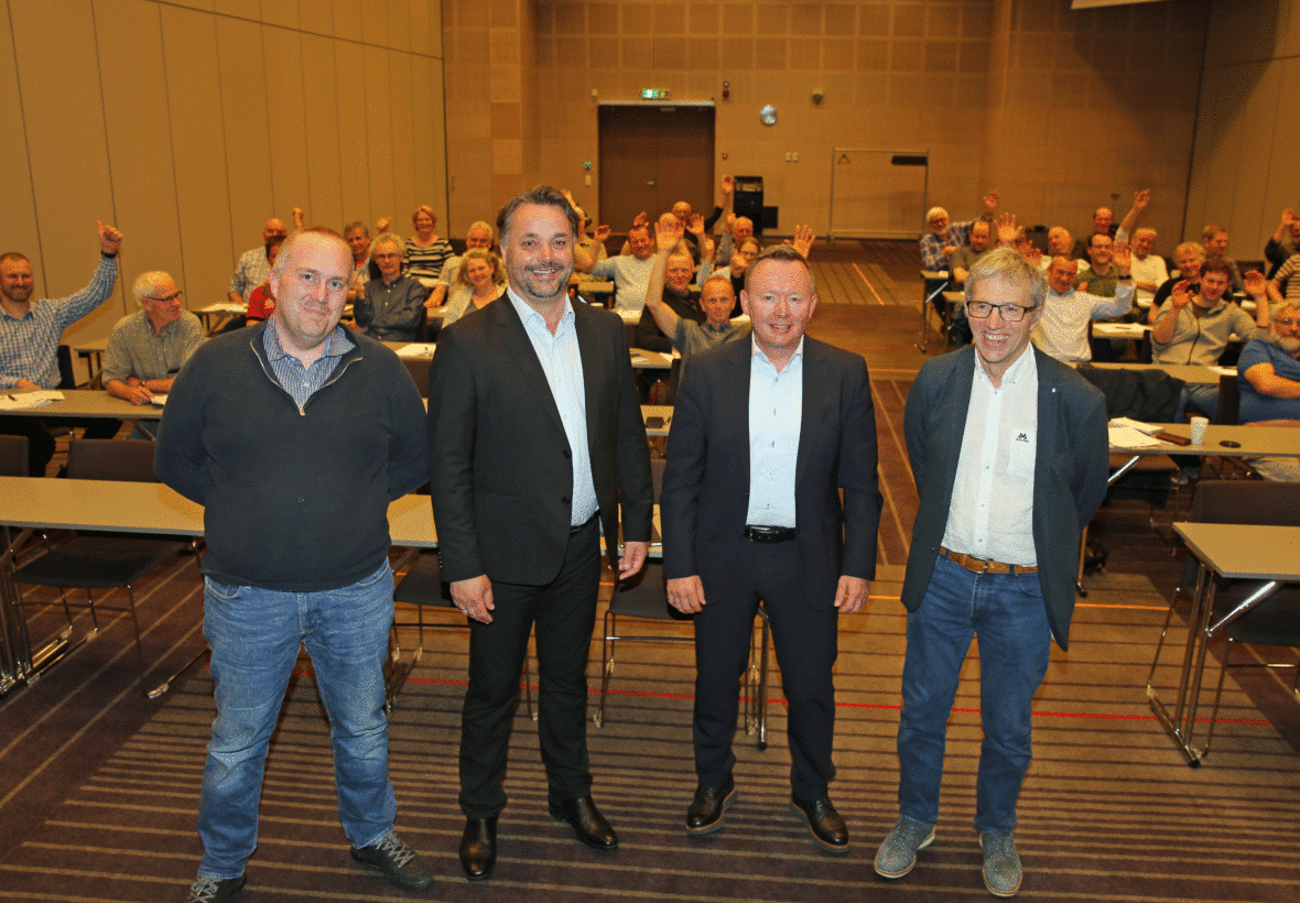Kjetil André Rødland, Anders Roger Øynes, Olav Veum og Halvor Brosvik var svært fornøyde med et enstemmig vedtak for fusjon av Vestskogs årsmøte.