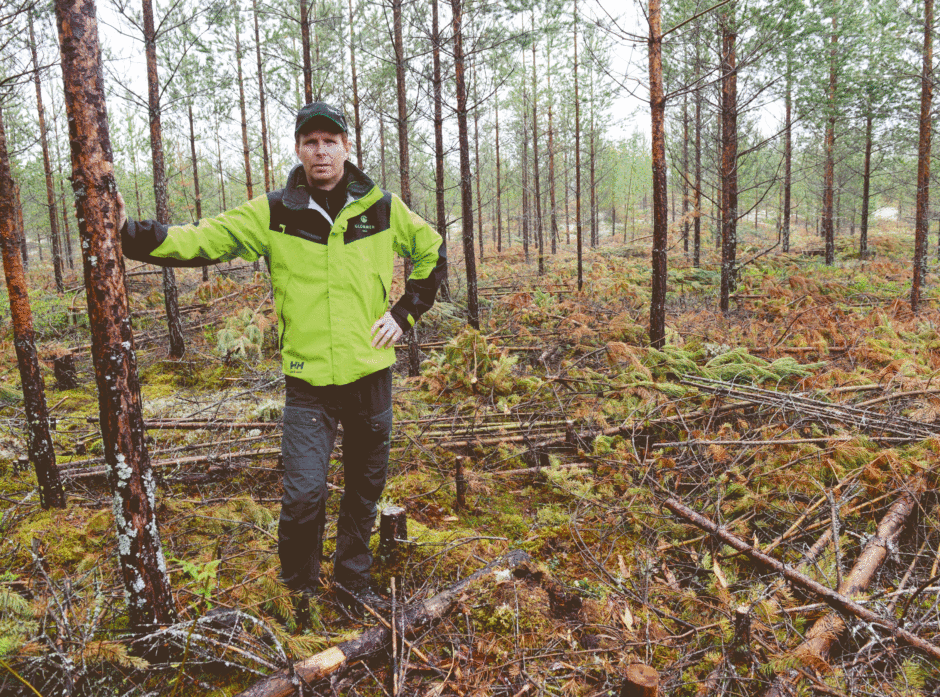 Christian Svenkerud er kultursjef i Glommen Skog. Han skulle gjerne sett at norske skogeiere var mer aktive til å drive ungskogpleie, et av de mest lønnsomme tiltakene i skogen. Her har han tatt med Magasinet Skog ut til et tynnet furufelt i Elverum kommune. 