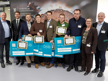 Skogstudenter fikk heder, ære og penger